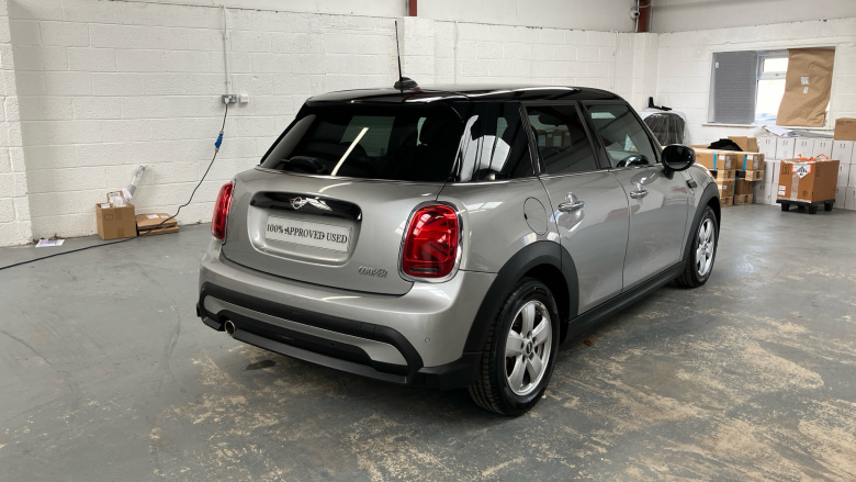 MINI Hatchback 1.5 Cooper Classic 5dr Auto Petrol Hatchback